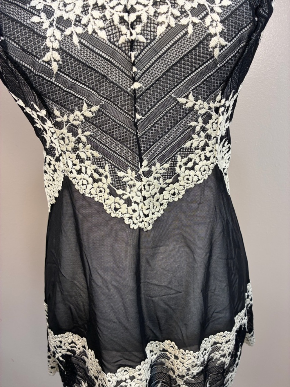 Wacoal Embrace Lace Mesh Lingerie Slip Dress Chemise Whimsygoth - Picture 8 of 10